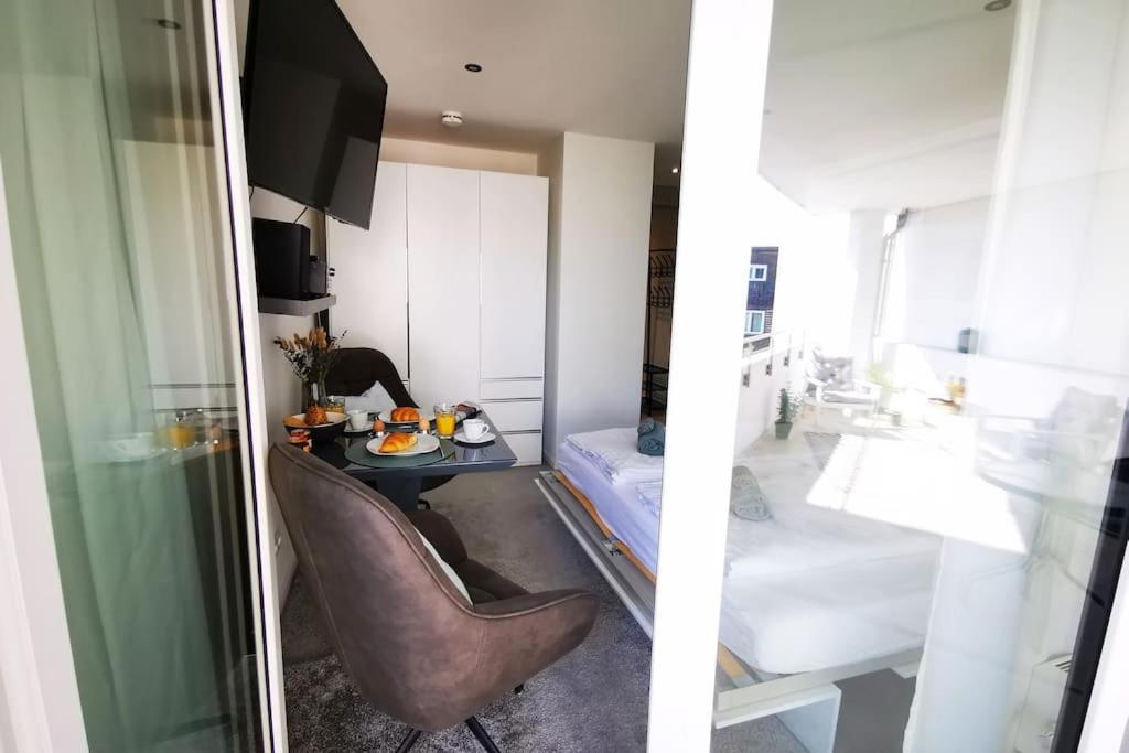 Hh 03 By Rockchair - Superhost Status - Modernes Apartment Mit Sonnigem Balkon & Premium Boxspringbetten In Winterhude - Hamburg Top Geheimtipp ภายนอก รูปภาพ