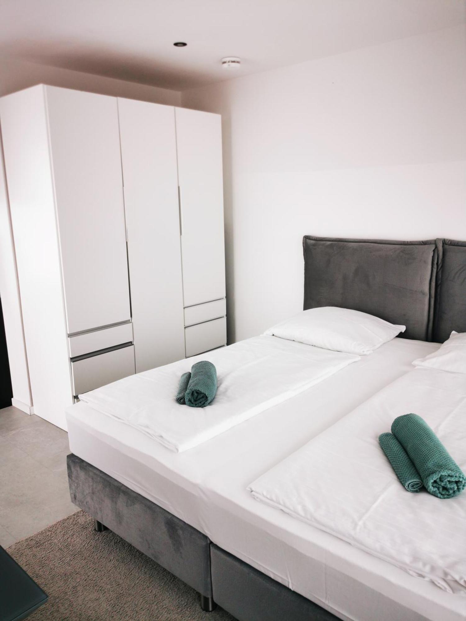 Hh 03 By Rockchair - Superhost Status - Modernes Apartment Mit Sonnigem Balkon & Premium Boxspringbetten In Winterhude - Hamburg Top Geheimtipp ภายนอก รูปภาพ
