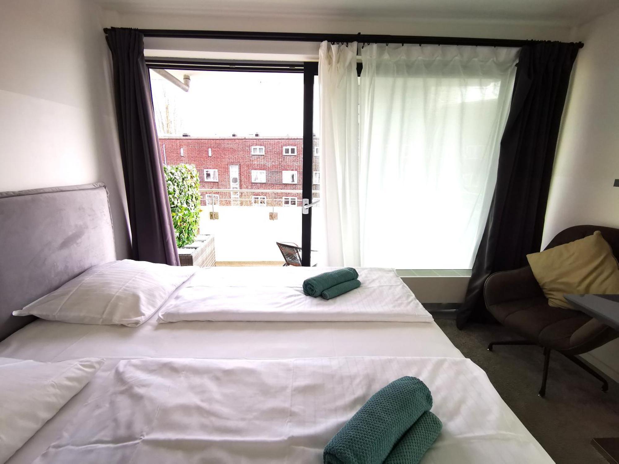 Hh 03 By Rockchair - Superhost Status - Modernes Apartment Mit Sonnigem Balkon & Premium Boxspringbetten In Winterhude - Hamburg Top Geheimtipp ภายนอก รูปภาพ